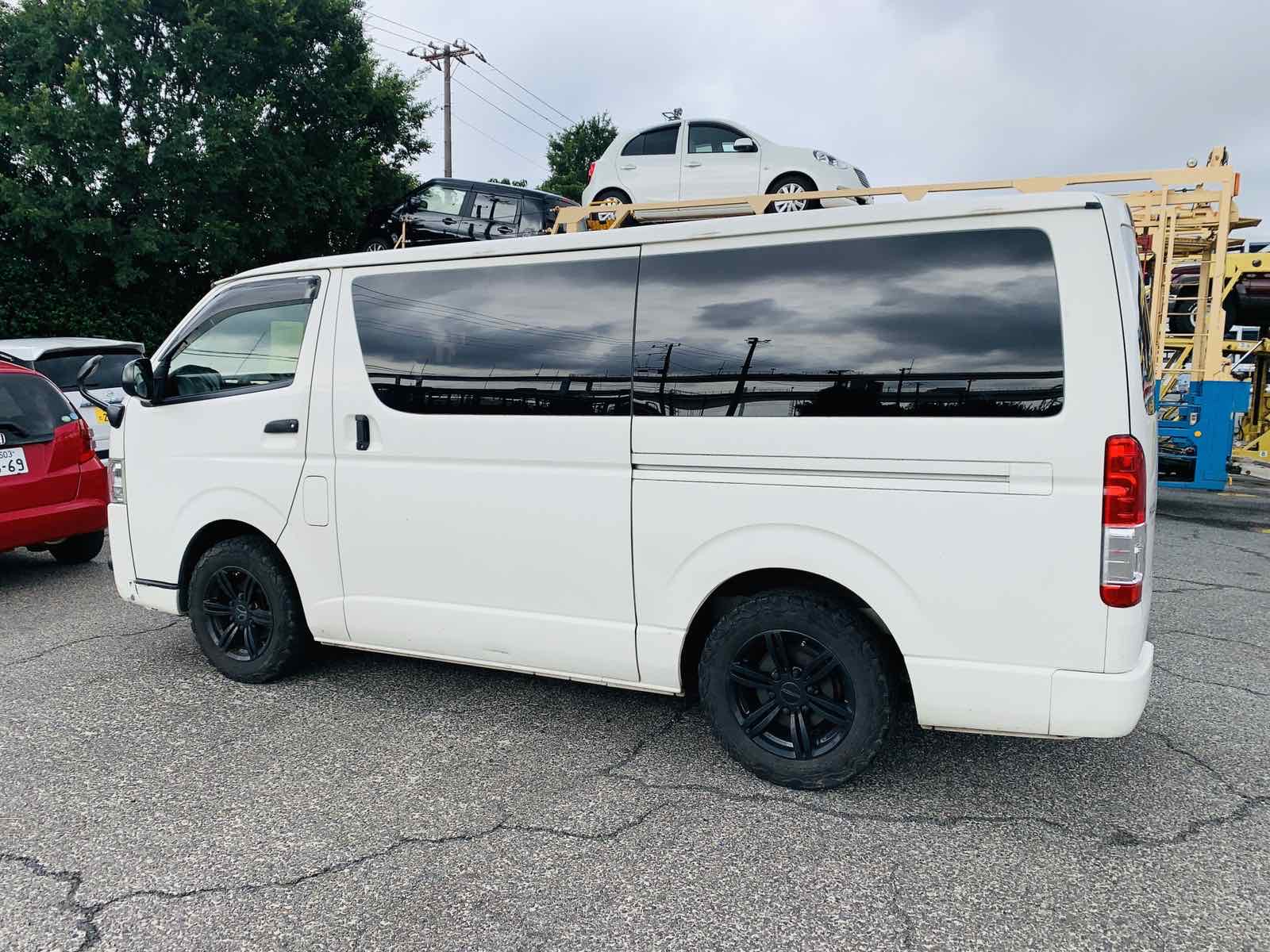 TOYOTA HIACE KDH201V