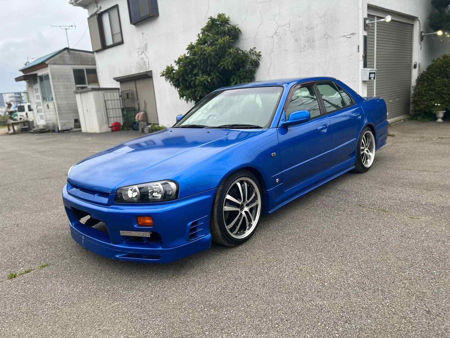 NISSAN SKYLINE