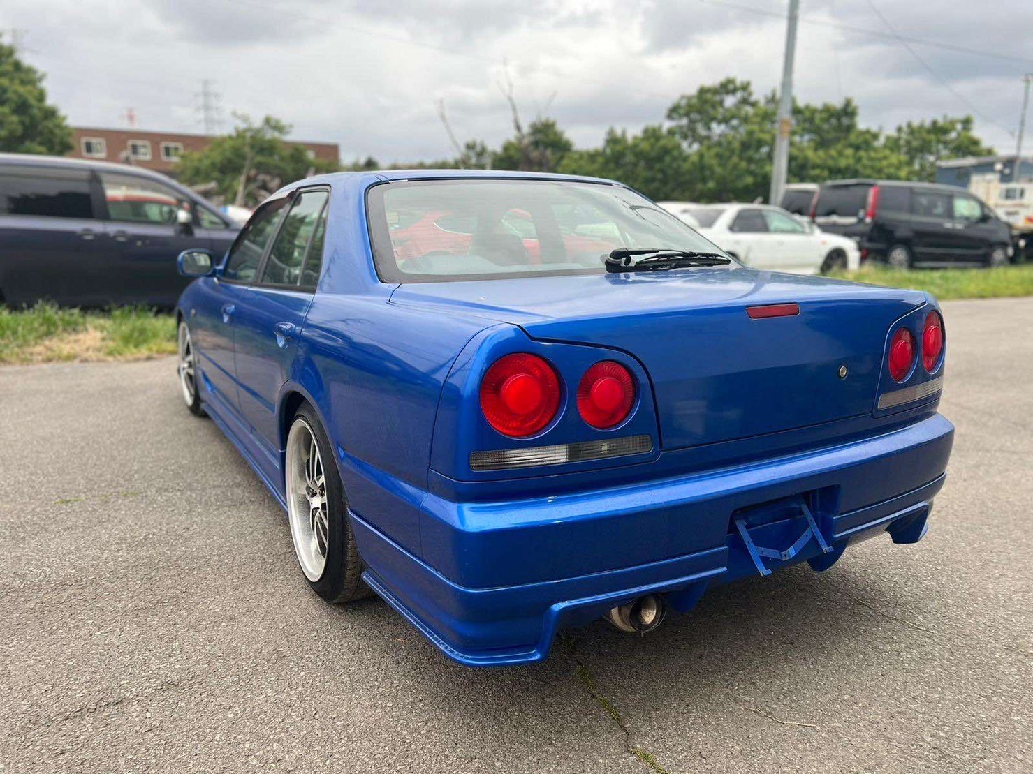 NISSAN SKYLINE