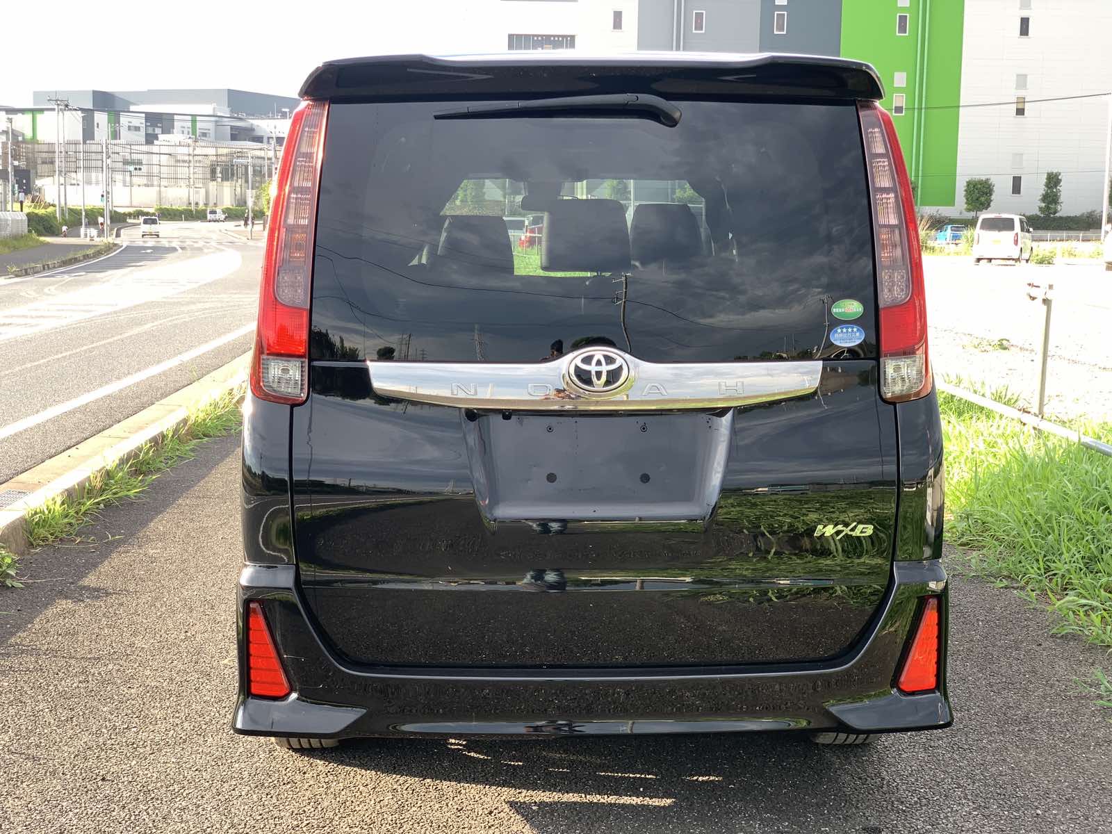 TOYOTA NOAH