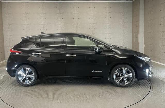 NISSAN LEAF X V SELECTION