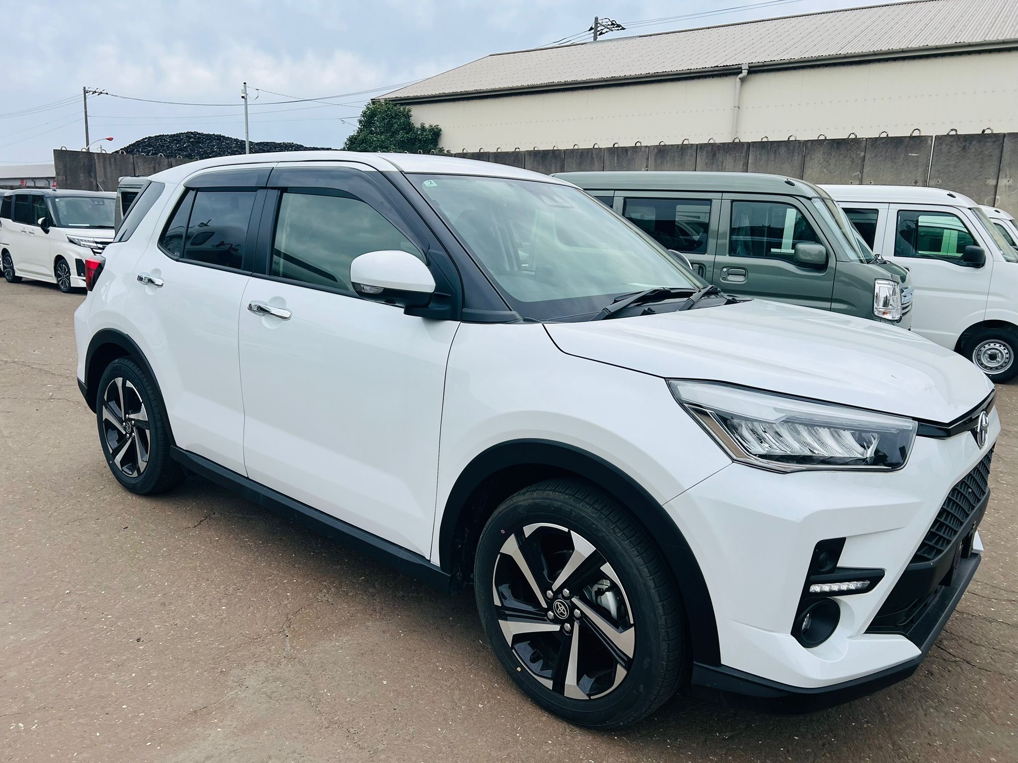 TOYOTA RAIZE HYBRID Z