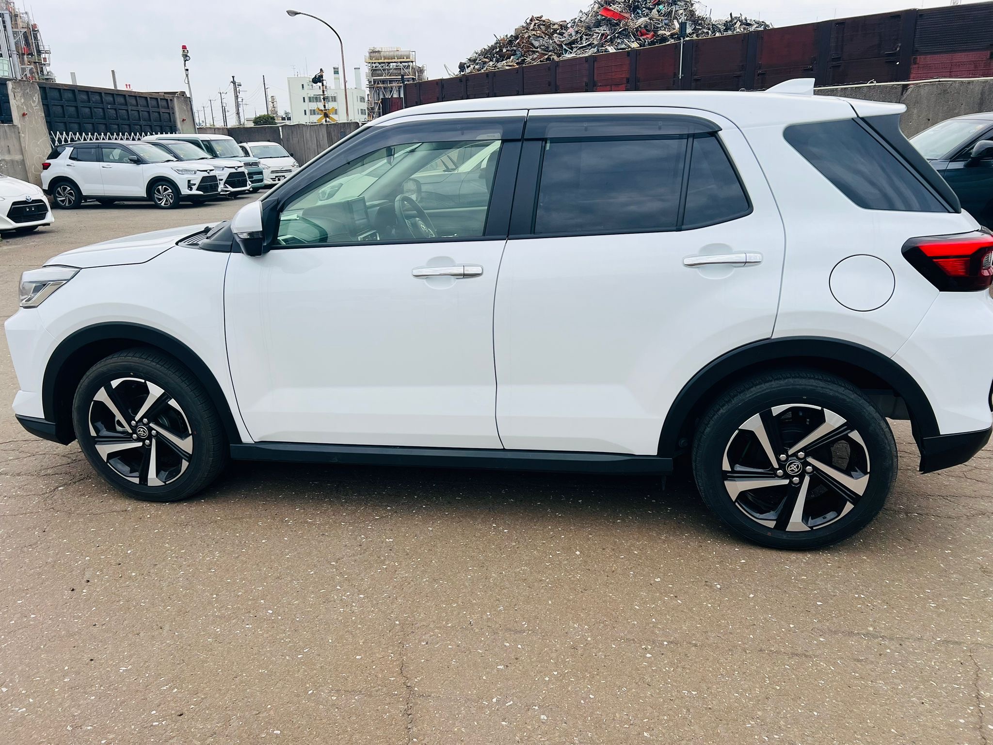 TOYOTA RAIZE HYBRID Z